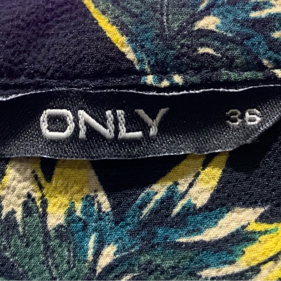 ONLY Floral Top Black and Yellow Top Size 36 - Picture 3 of 3